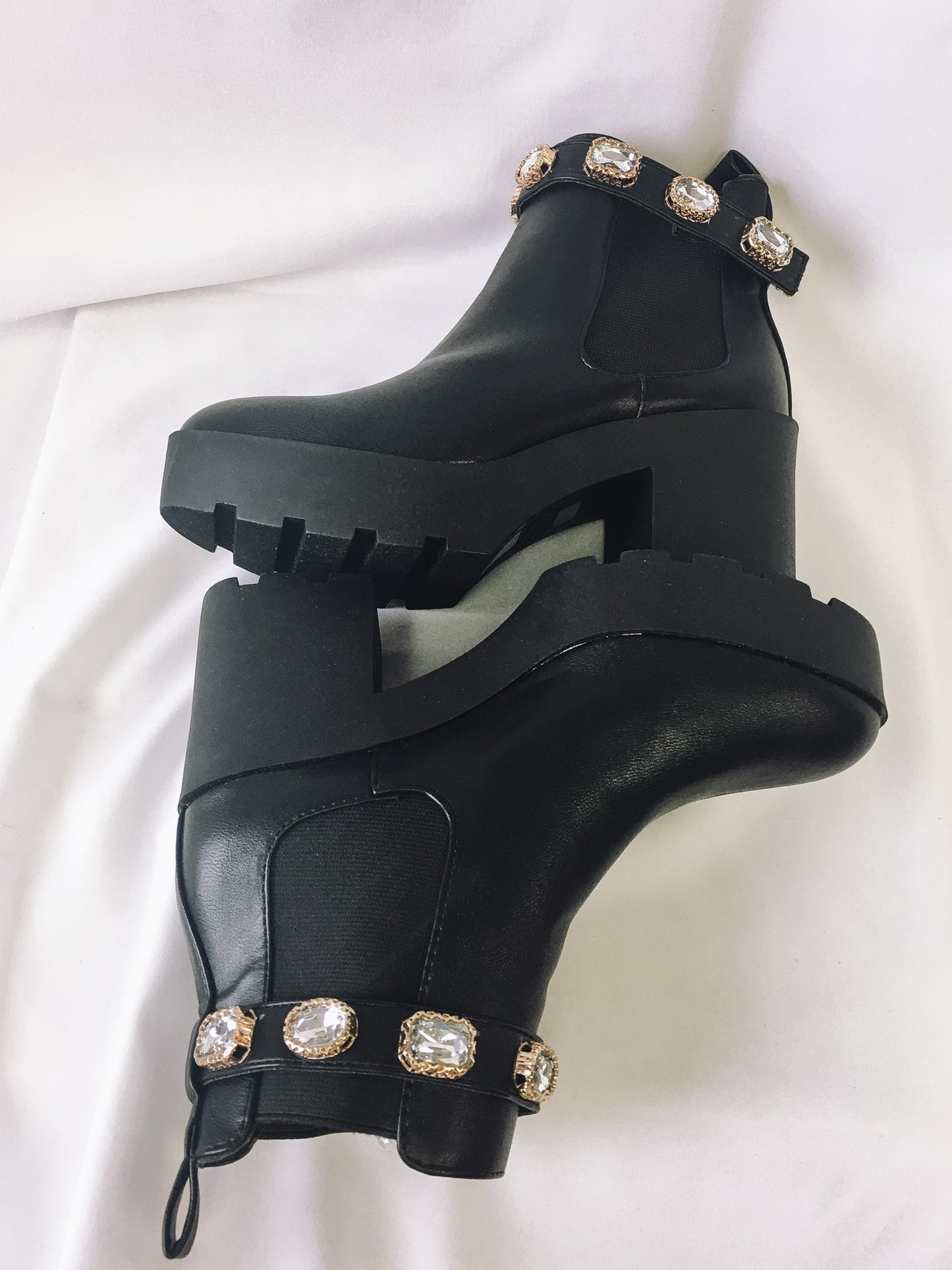 Bamboo Black Vista 14, Bejeweled Chelsea Booties, Sz. 6