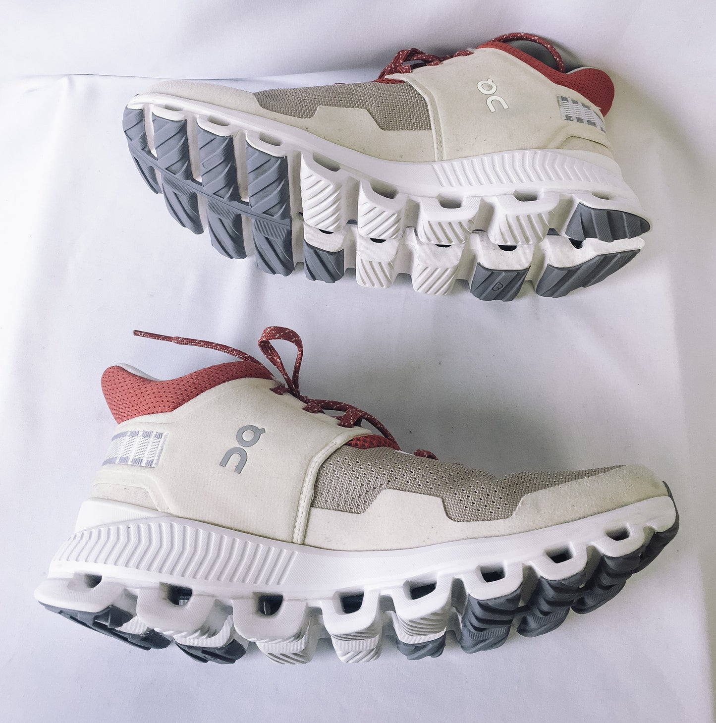 White/Red ON Running Cloud Hi-Edge Running Shoes, Women's Sz. 8.5