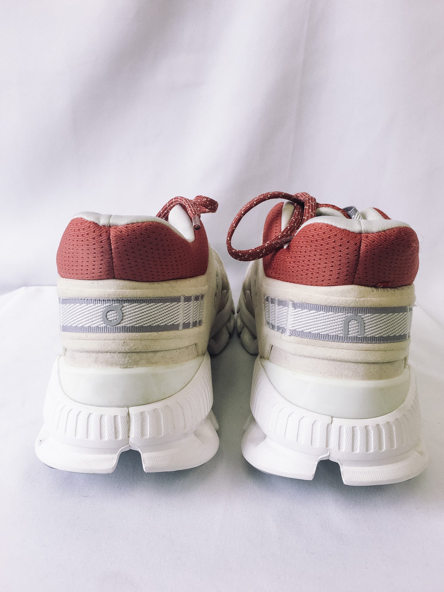 White/Red ON Running Cloud Hi-Edge Running Shoes, Women's Sz. 8.5