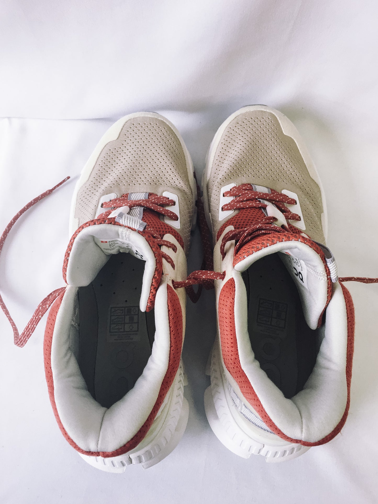 White/Red ON Running Cloud Hi-Edge Running Shoes, Women's Sz. 8.5