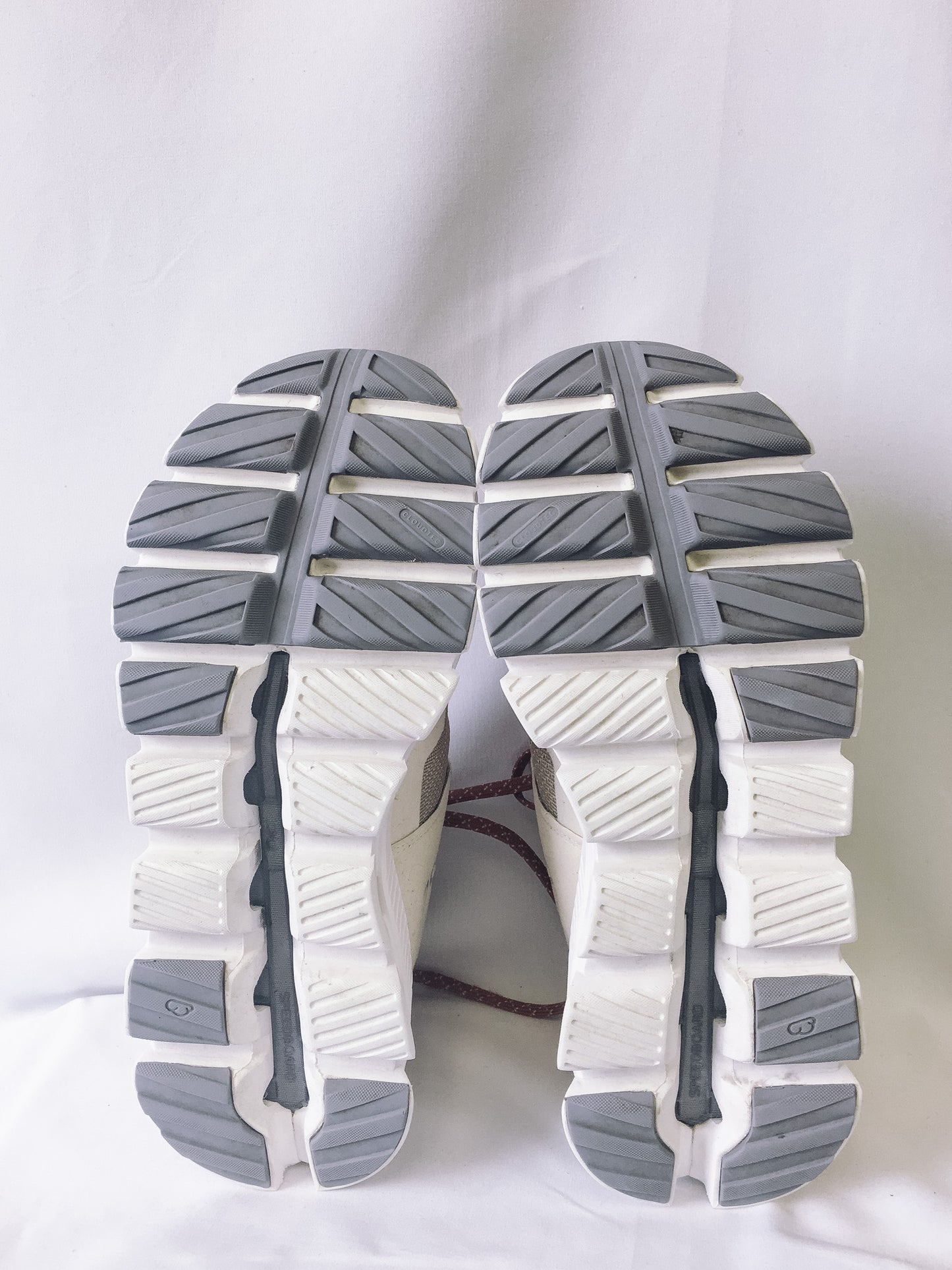 White/Red ON Running Cloud Hi-Edge Running Shoes, Women's Sz. 8.5