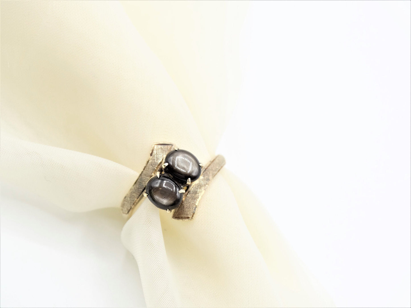 Vintage 1890s, 18K Cats Eye High Dome Cabochon Ring, Size 6 3/4, Gold Victorian Statement Ring, Vintage Statement Ring, Vintage Chrysoberyl