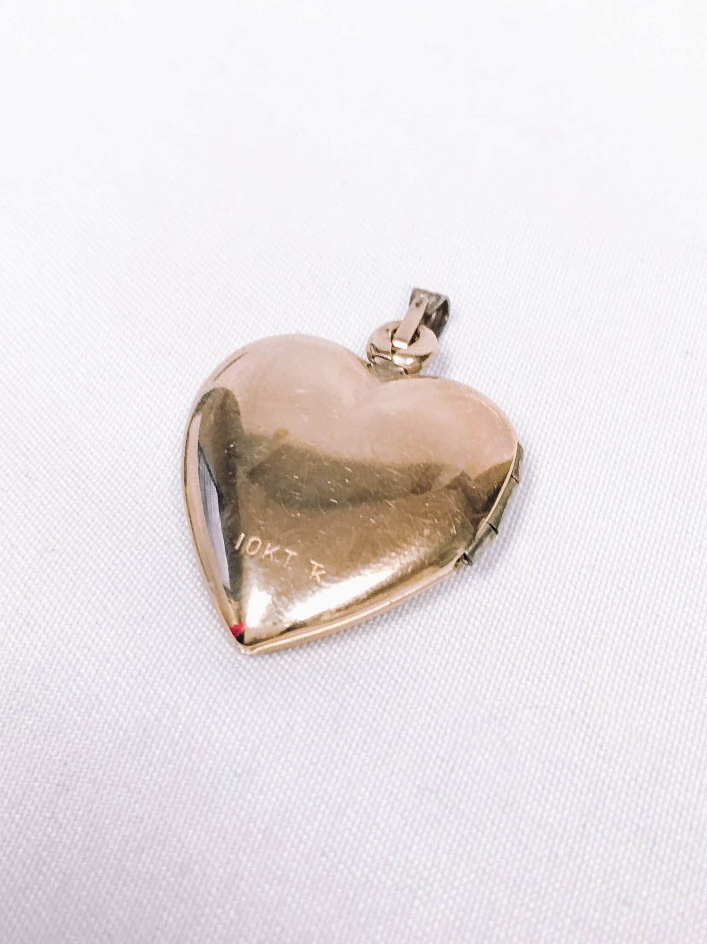 Vintage 10k Gold Locket with Filigree Floral Etching, Vintage Christian Locket