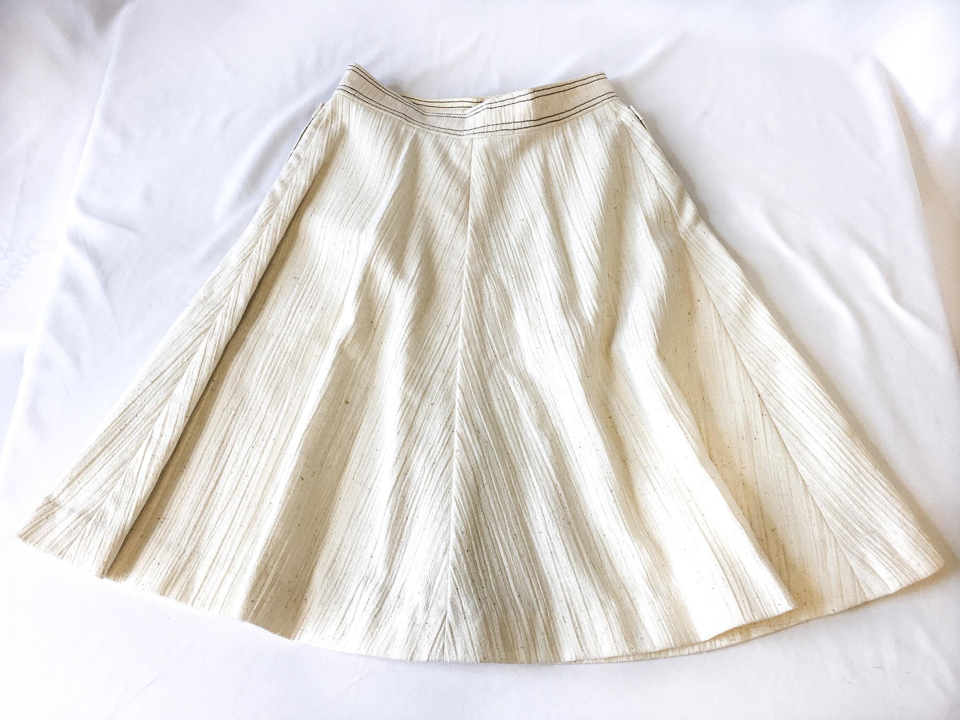 Vintage Handmade Cream/Off-White Speckled Button Midi Skirt with Woven Pocket Detail, Approx. Sz. S, Waist Sz. 25"