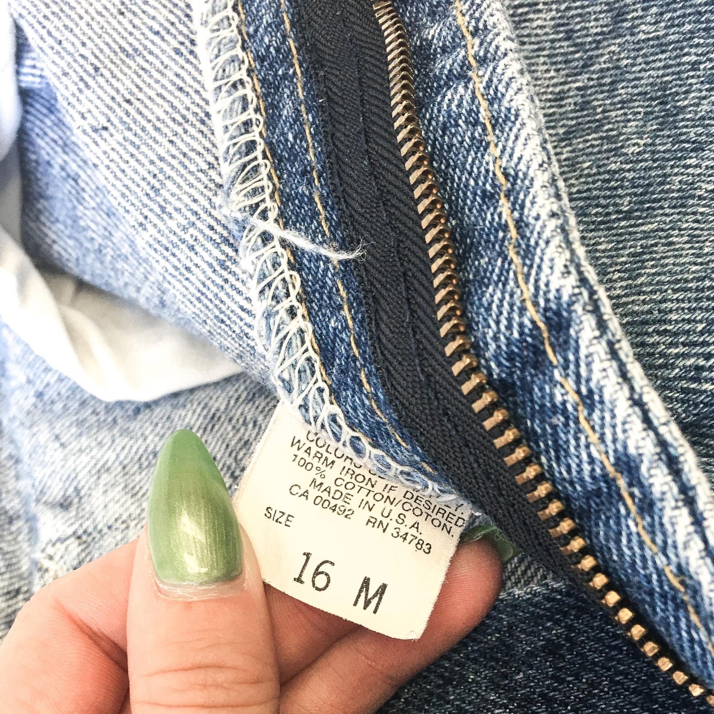 Vintage 90s LEE High Waisted Medium Wash Relaxed Tapered Leg Jeans, Waist Sz. 30"