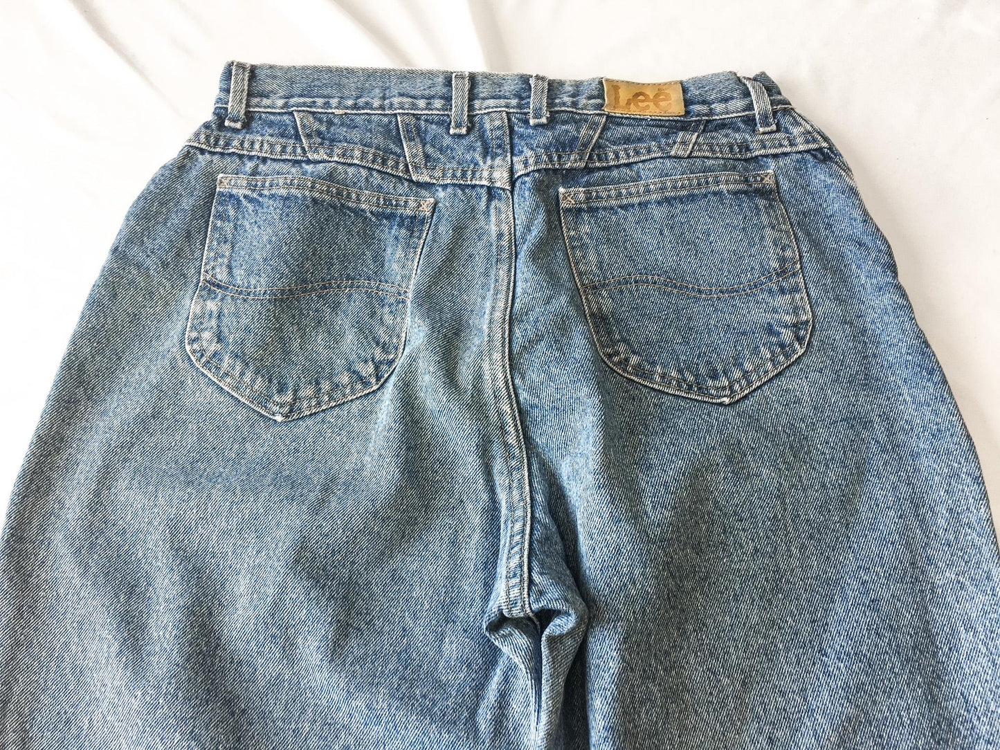 Vintage 90s LEE High Waisted Medium Wash Relaxed Tapered Leg Jeans, Waist Sz. 30"