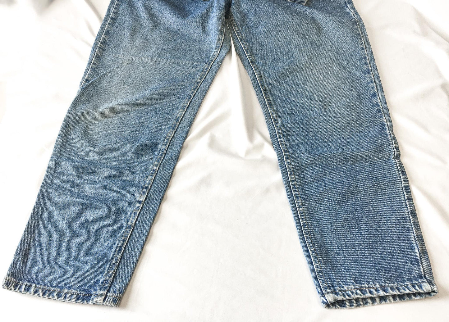 Vintage 90s LEE High Waisted Medium Wash Relaxed Tapered Leg Jeans, Waist Sz. 30"