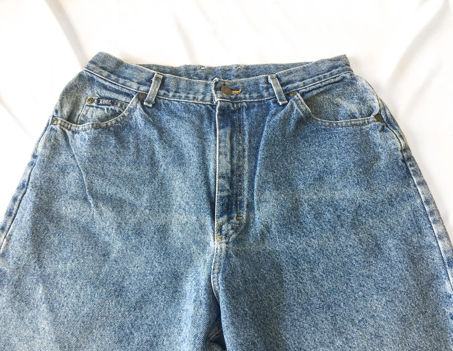 Vintage 90s LEE High Waisted Medium Wash Relaxed Tapered Leg Jeans, Waist Sz. 30"