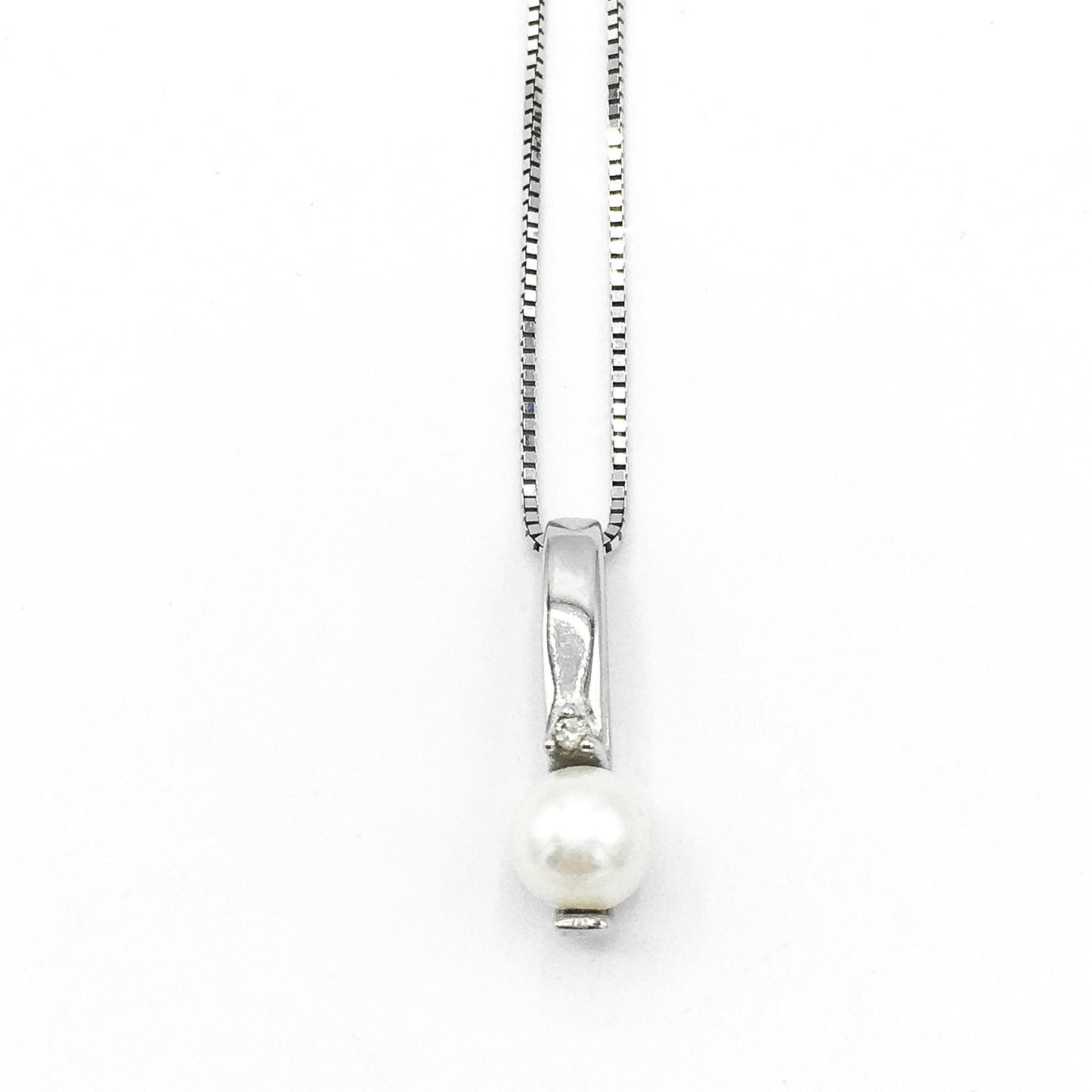 10K White Gold and Pearl and Genuine Diamond Necklace, 18" 10K Box Chain