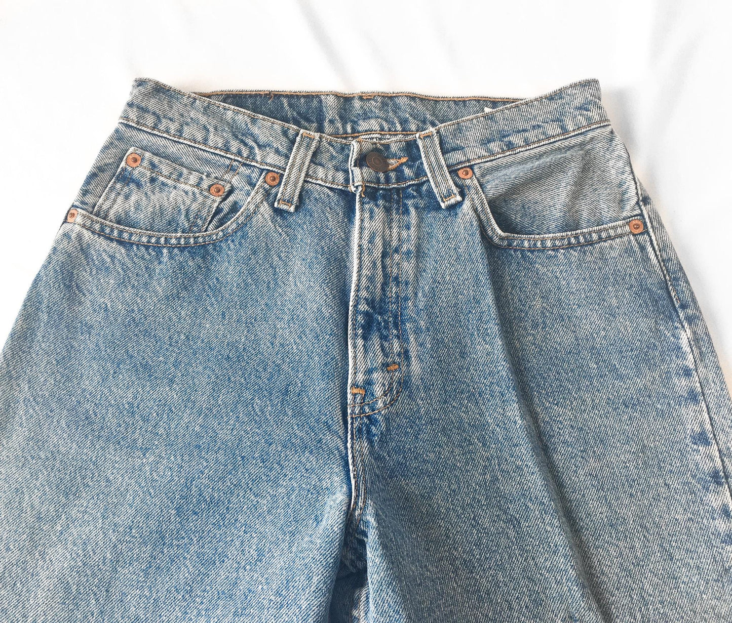 Vintage Levi's 560 Light Wash Loose Fit Straight Leg Denim Jeans, 26" x 30"