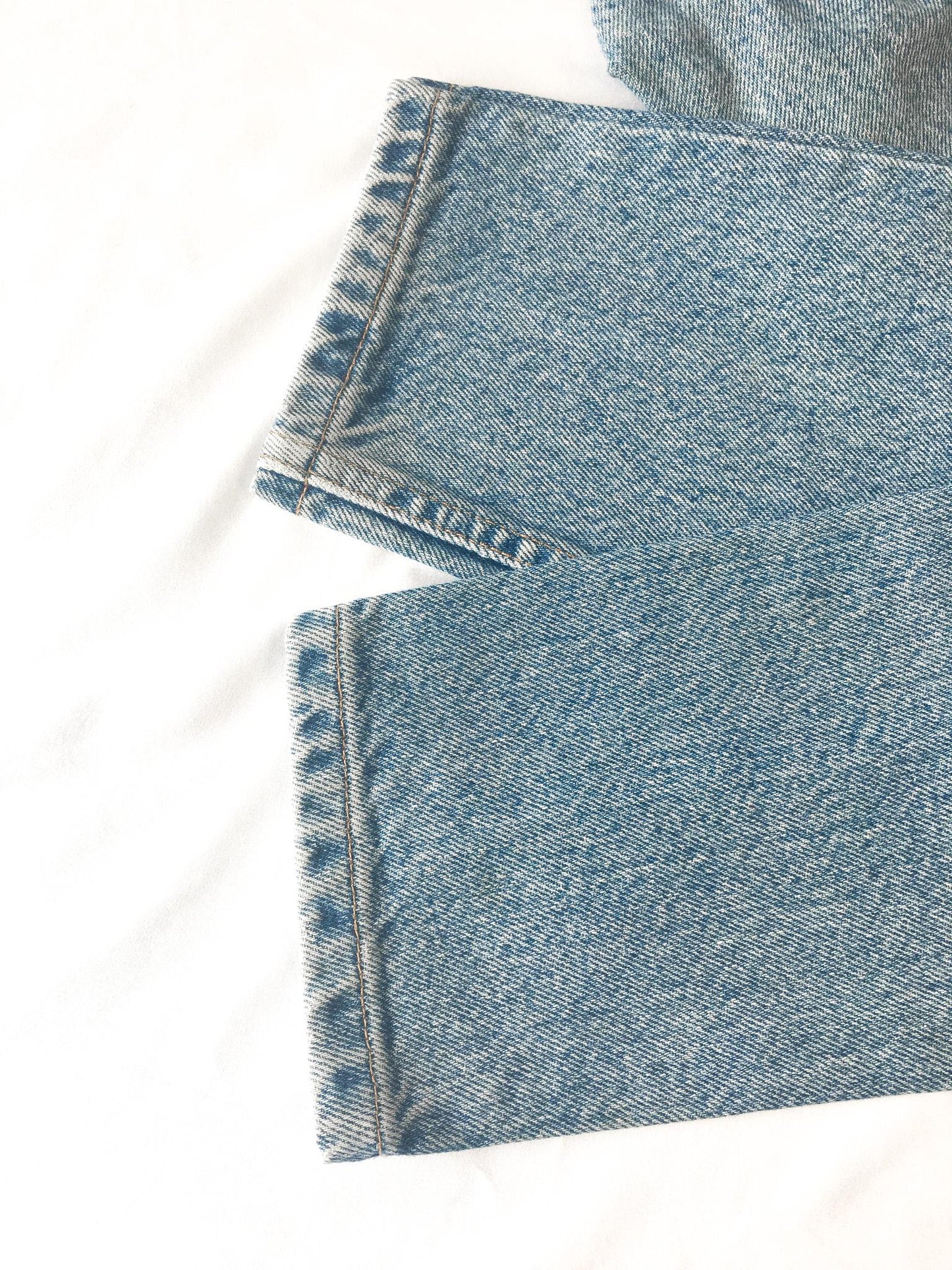 Vintage Levi's 560 Light Wash Loose Fit Straight Leg Denim Jeans, 26" x 30"