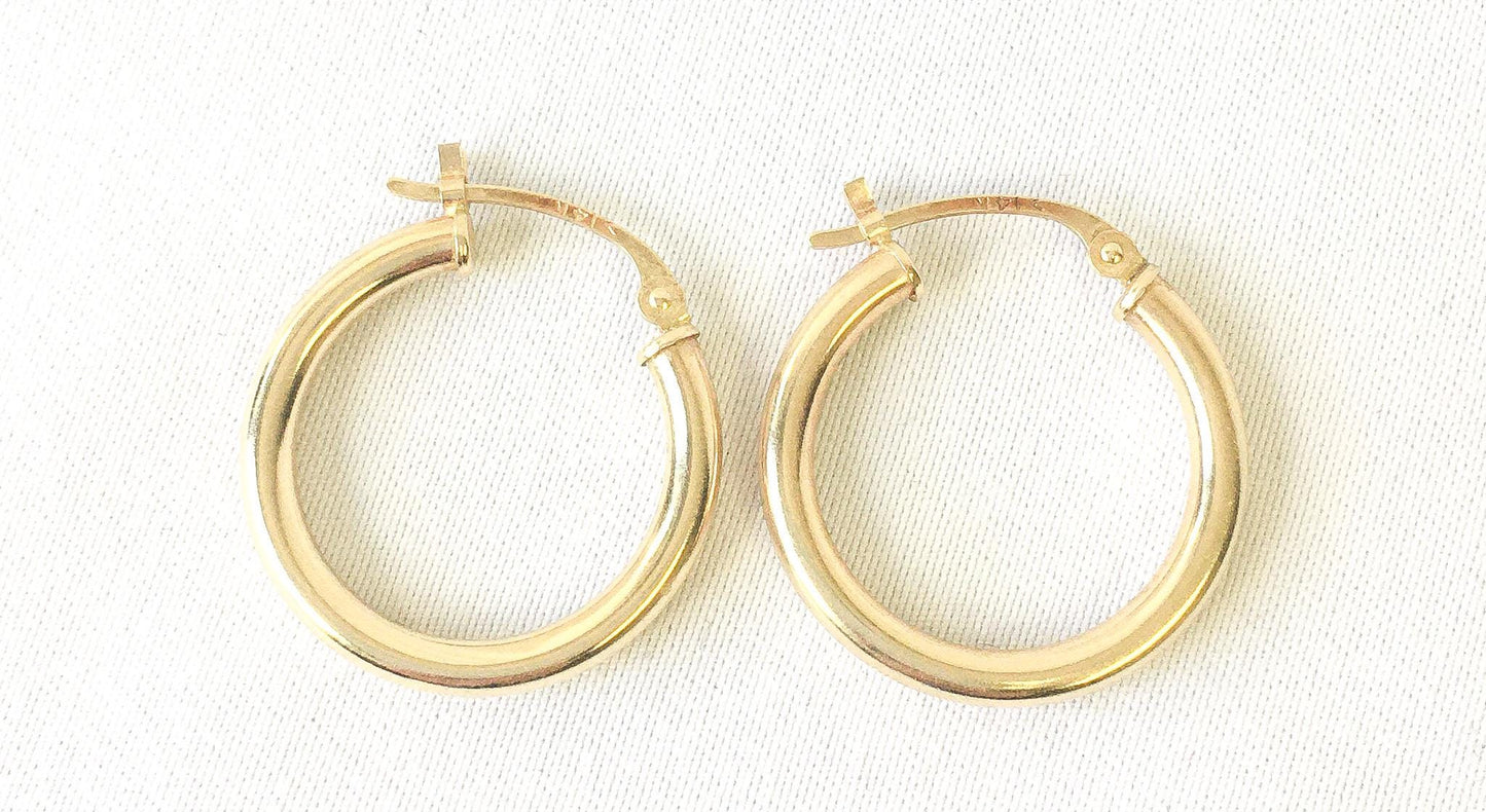 14K Yellow Gold Tube Hollow Circular Hoop Earrings, .75", .6 grams, Lightweight Dainty Simple Earrings