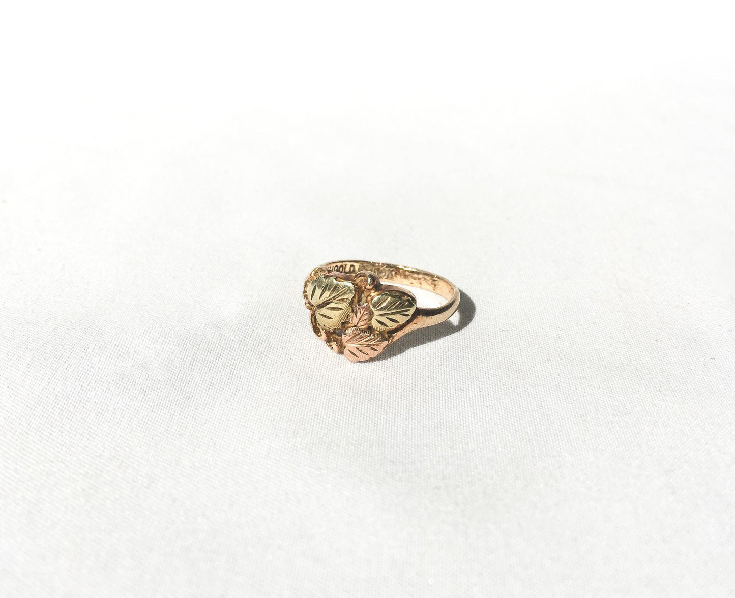 Vintage 10K Black Hills Gold JCO Tricolor Five Leaf Ring, Sz. 7.25, Vintage Black Hills Gold Jewelry