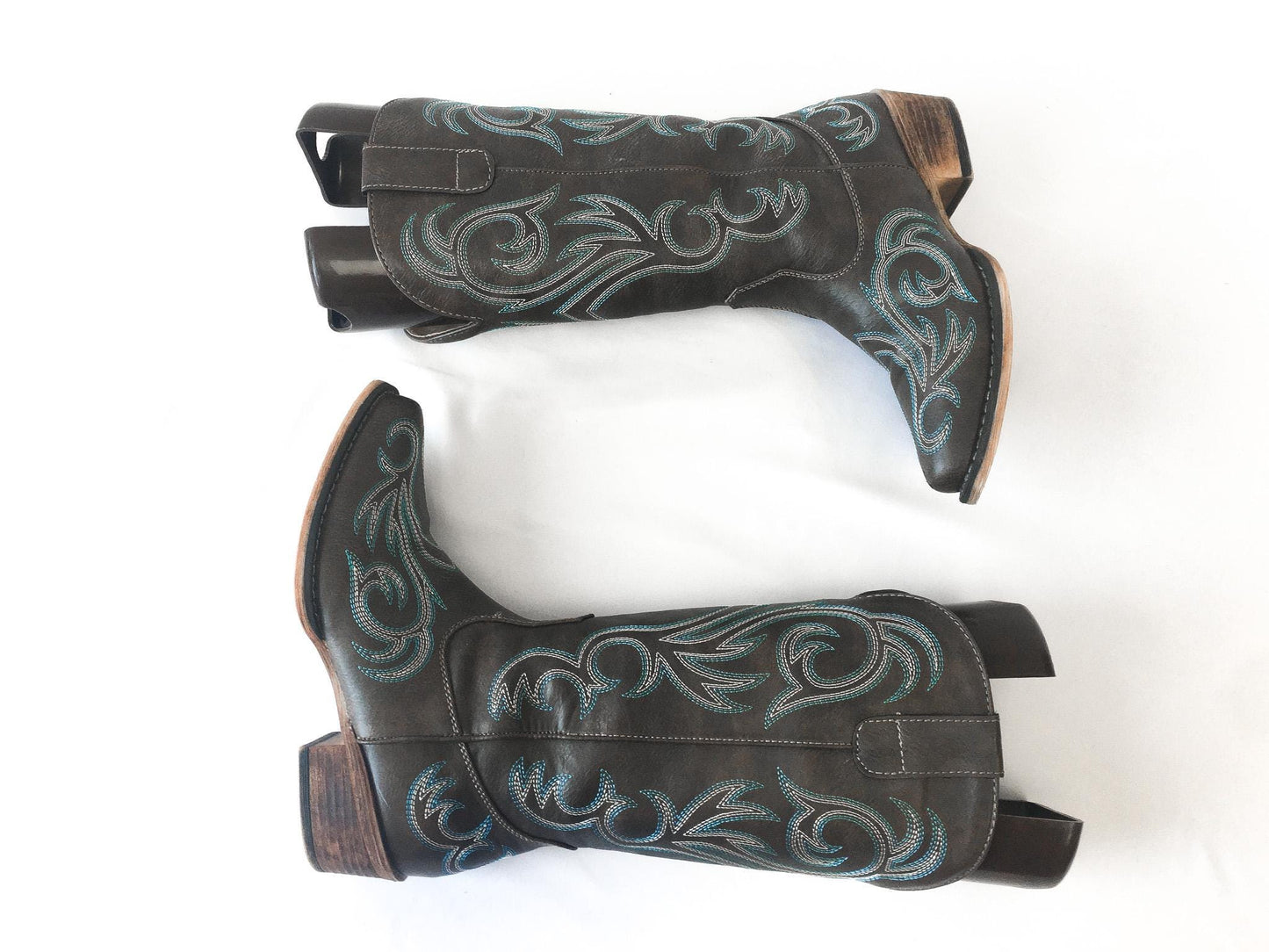 Vintage Inspired Roper Riley Faux Leather Brown Cowboy Boots with Blue Embroidery, Women's Sz. 6, Vintage Western Boots