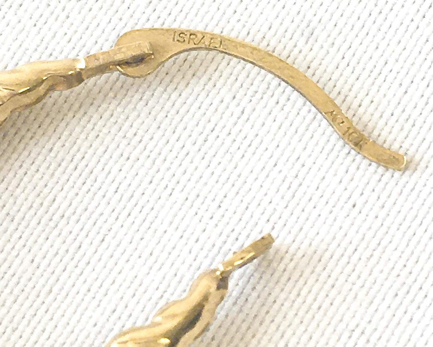 10K Yellow Gold Israel Hollow Ribbed Hoop Earrings, .75", .3 grams, Simple Everyday Hoops
