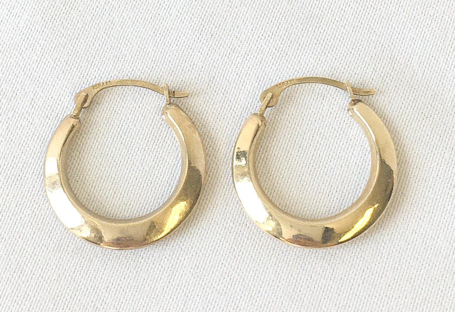 10K Yellow Gold Israel Hollow Round Smooth Hoop Earrings, .3 grams, Lightweight Simple Hoops