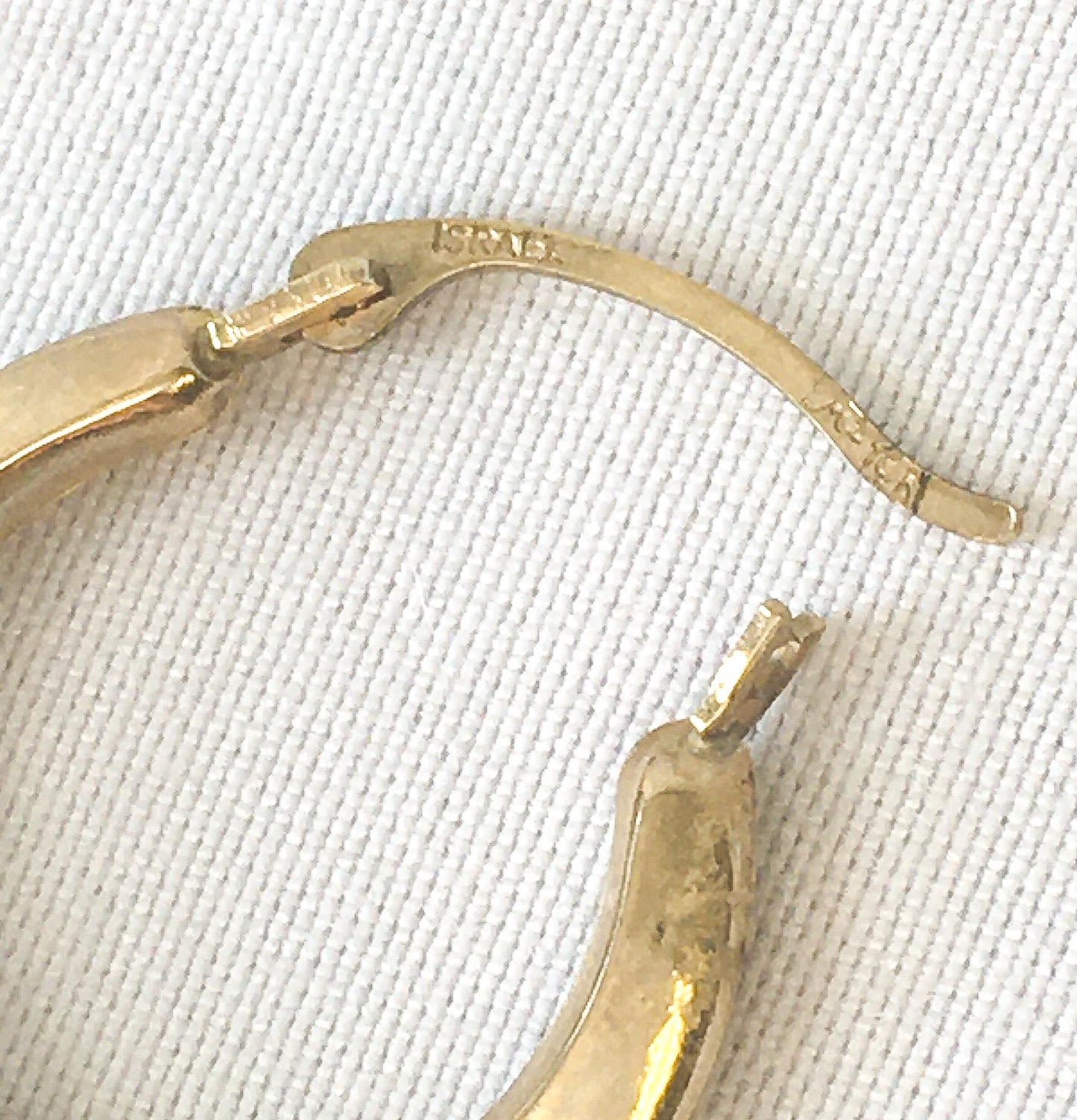 10K Yellow Gold Israel Hollow Round Smooth Hoop Earrings, .3 grams, Lightweight Simple Hoops