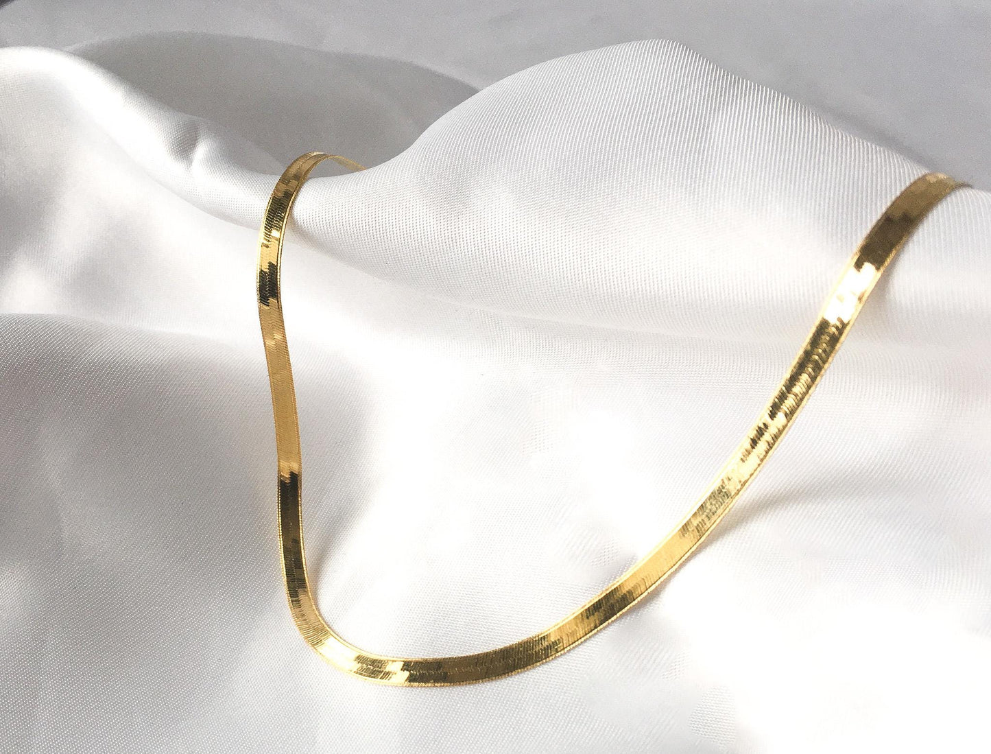 18K Silmar Italy Flat Herringbone Chain Necklace, 18", 6 grams, 3mm, Elegant Everyday Chain Necklace