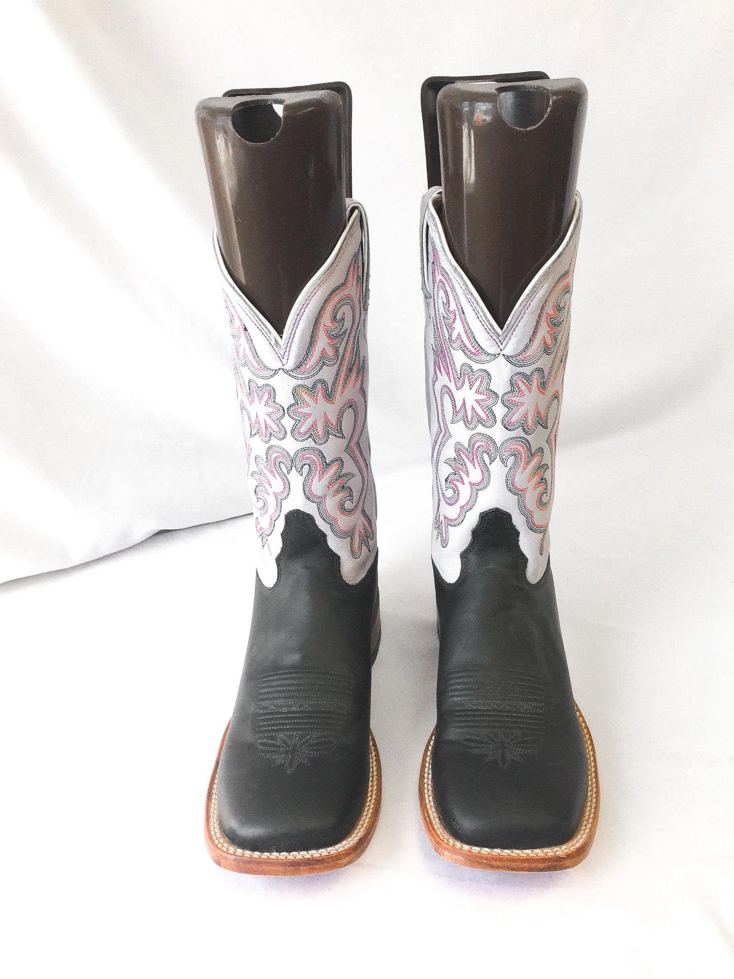 Vintage Tony Lama Lilac/Light Purple Black Leather Cowboy Boots with Pink Embroidery, Women's Sz. 9B, Vintage Rare Unique Western Boots