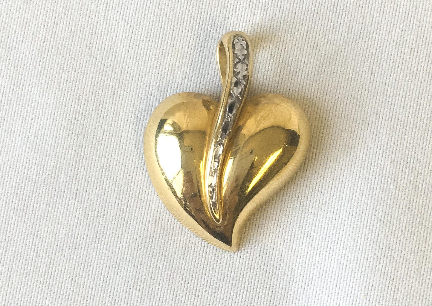 14K Yellow Gold Diamond Cut Heart Pendant, .75 Inches, 1.9 Grams, Simple Everyday Heart Pendant