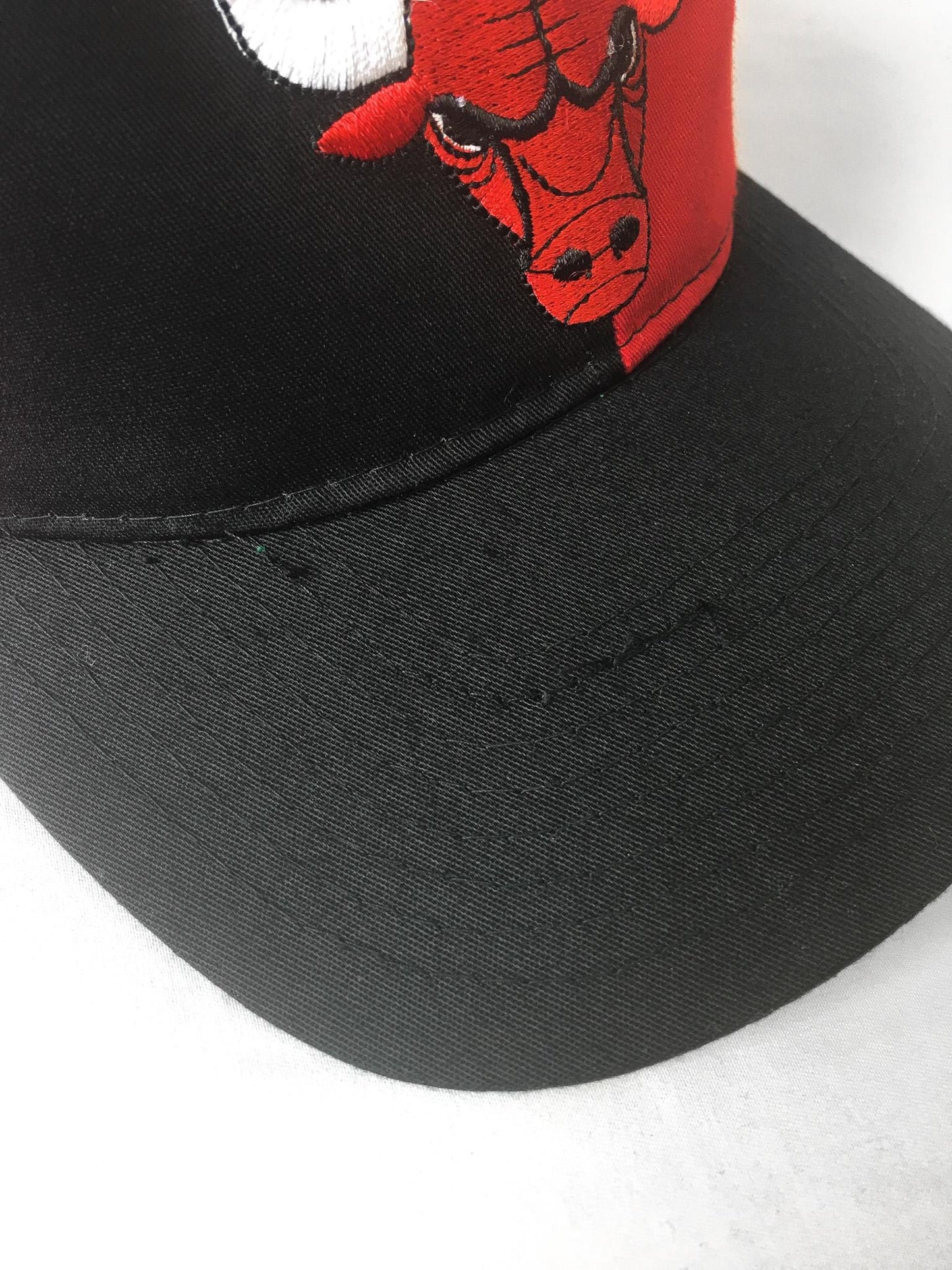 90s Chicago Bulls Black/Red Embroidered Logo Baseball Cap, Vintage Chicago Bulls NBA Apparel