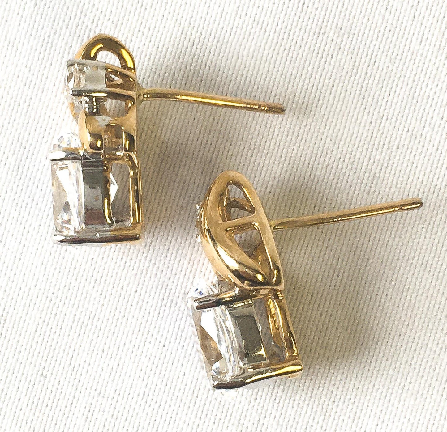 10K Yellow Gold Cubic Zirconia Abstract Oval Stud Earrings, Simple Everyday Minimalist Elegant Stud Earrings