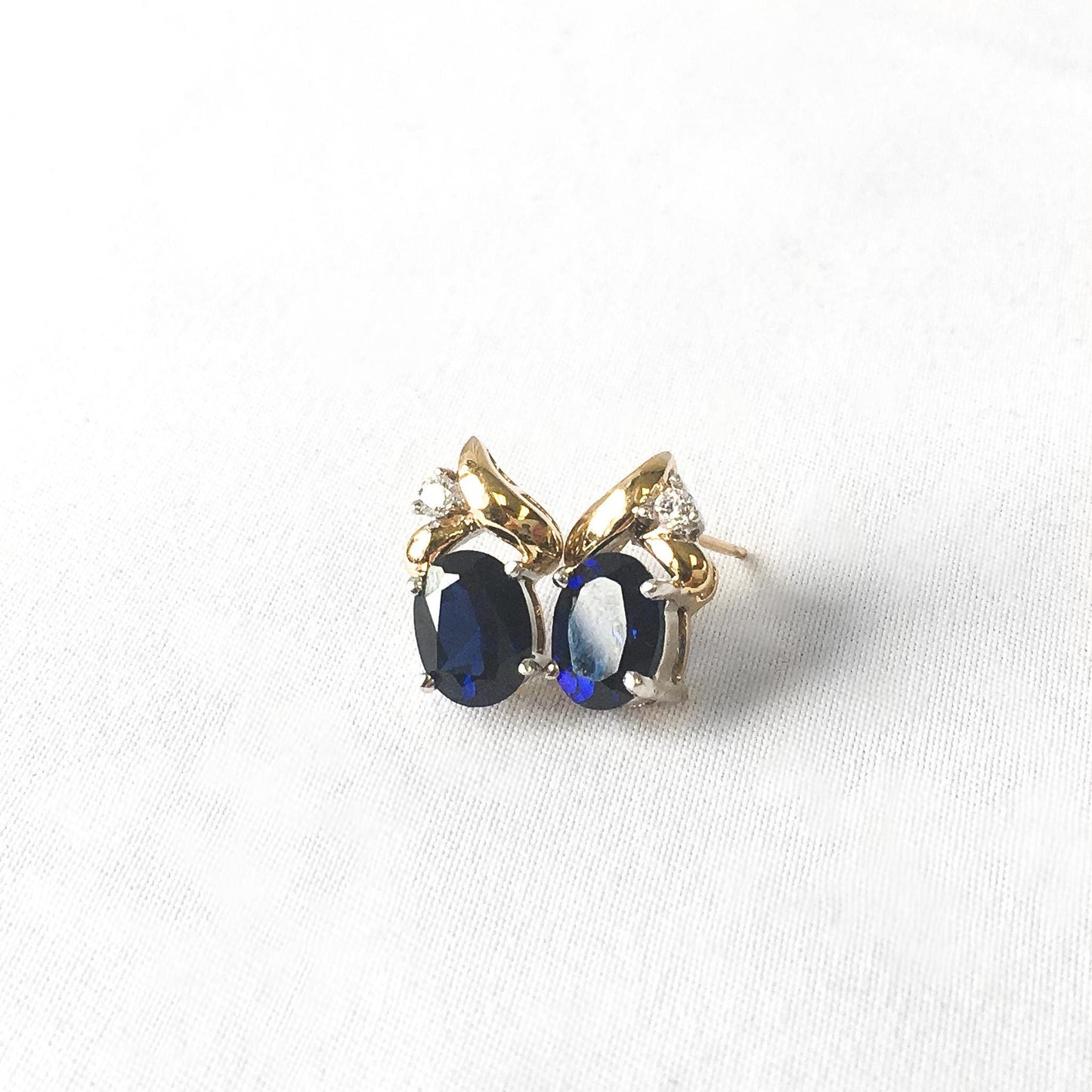 10K Yellow Gold Blue Sapphire Cubic Zirconia Abstract Oval Stud Earrings, Simple Everyday Elegant Minimalist Birthstone Earrings