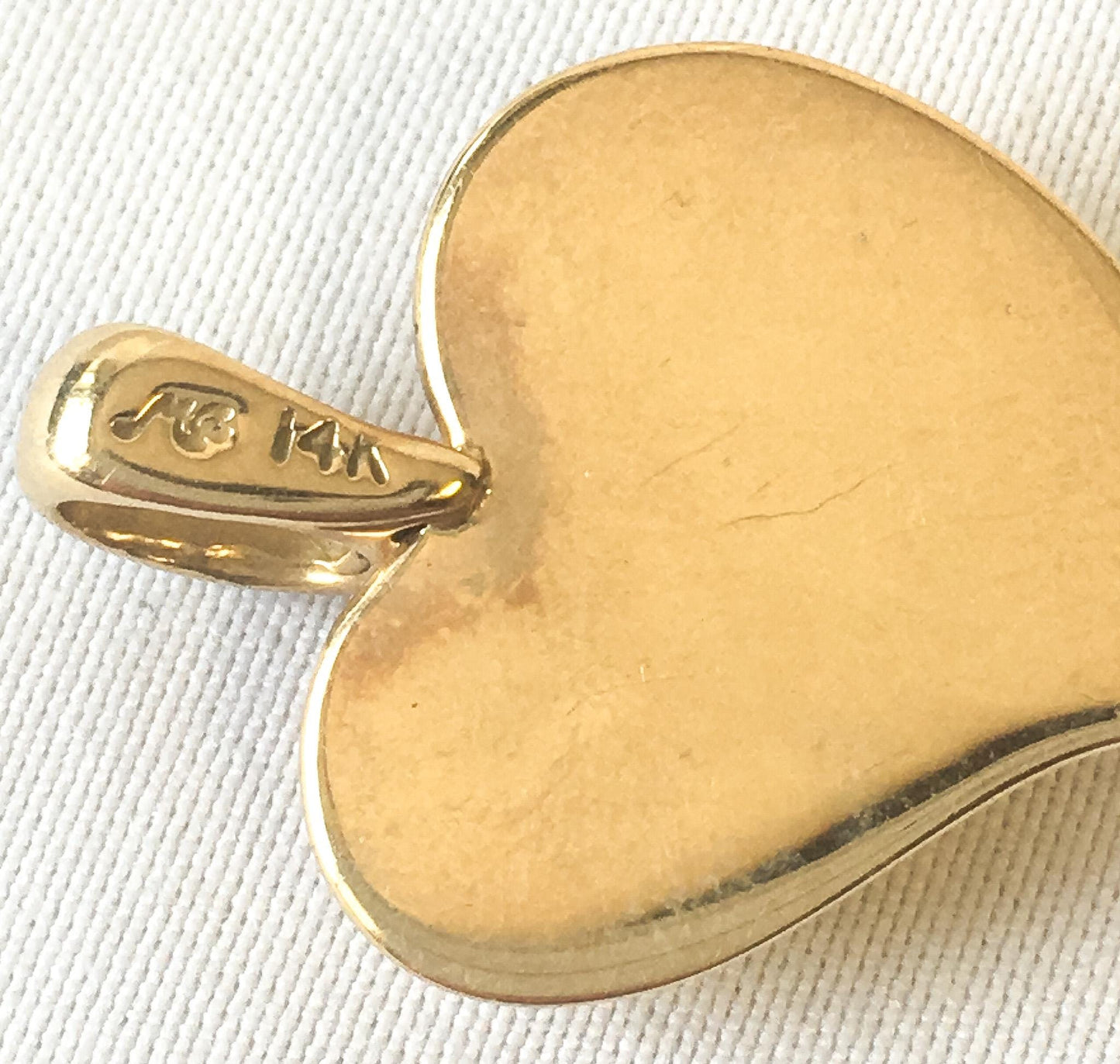 14K Yellow Gold Diamond Cut Heart Pendant, .75 Inches, 1.9 Grams, Simple Everyday Heart Pendant