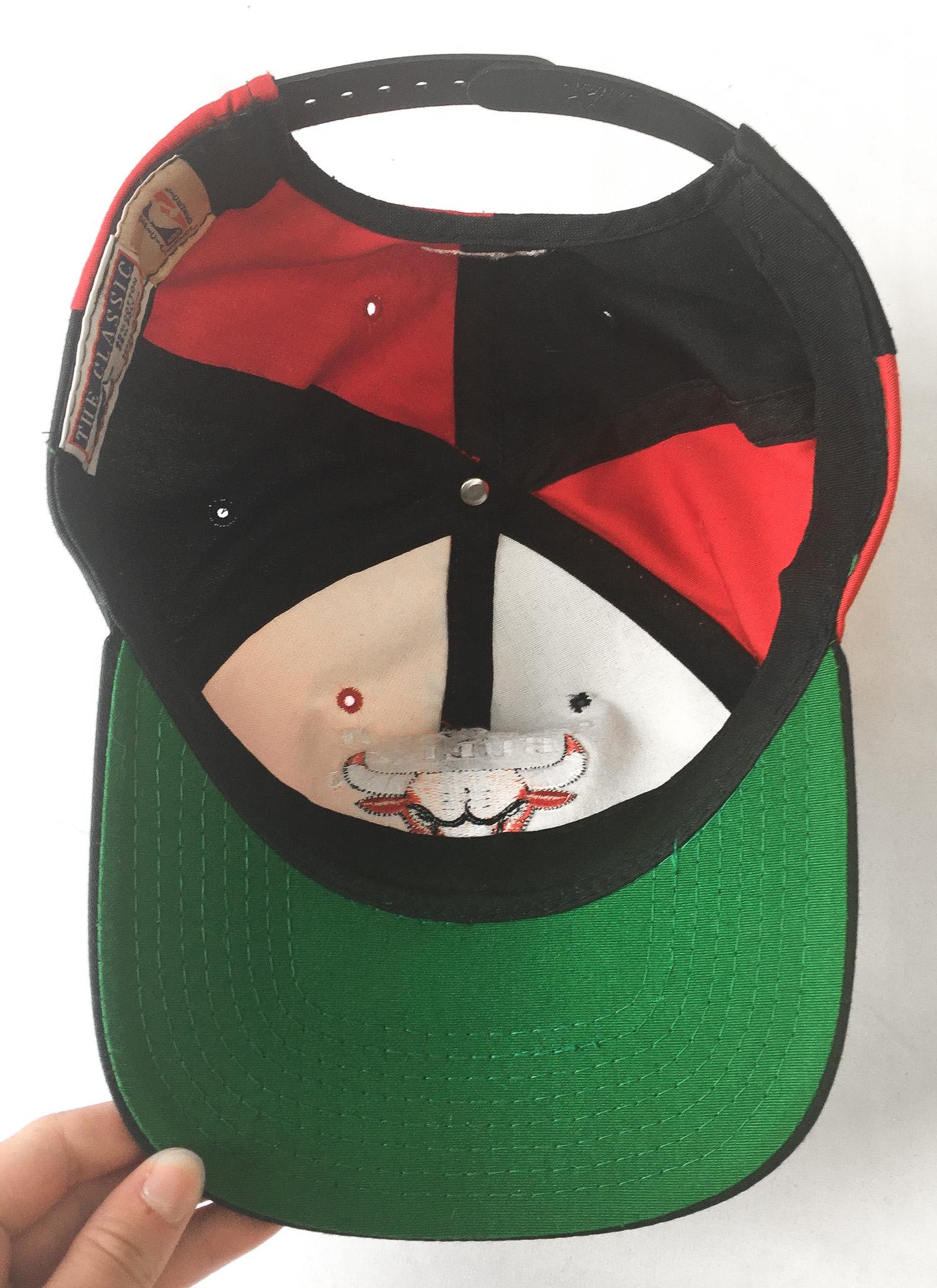 90s Chicago Bulls Black/Red Embroidered Logo Baseball Cap, Vintage Chicago Bulls NBA Apparel