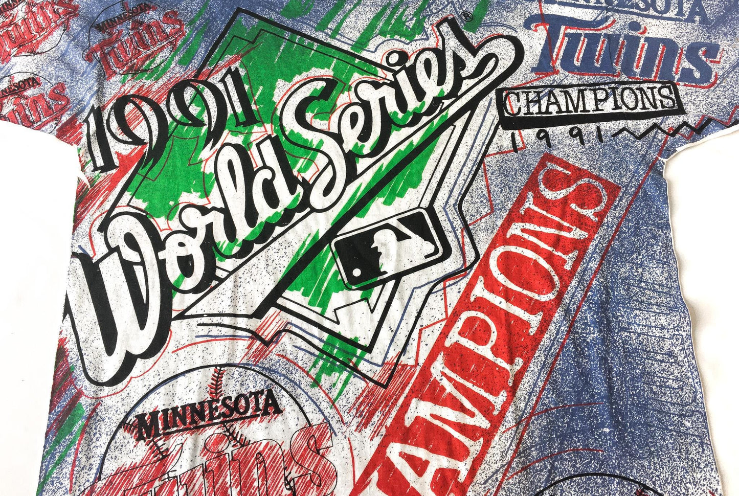 1991 Minnesota Twins World Series Champions All-Over Print Graphic T-Shirt, Mens Sz. XL Vintage MLB Minnesota Twins Streetwear Style Apparel