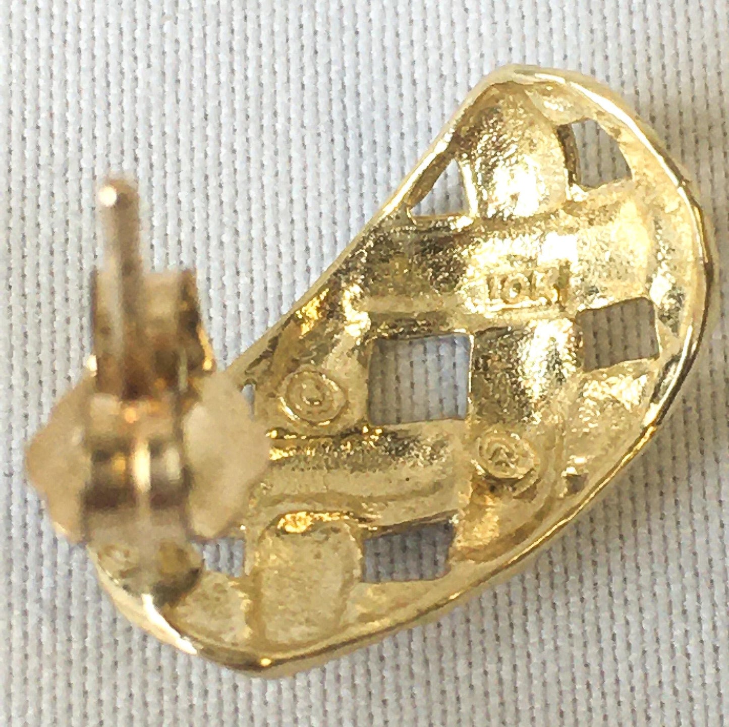 Vintage 10K Yellow Gold Diamond Cut Filigree Half Dome Earrings, Elegant Simple Everyday Dainty Minimalist Earrings