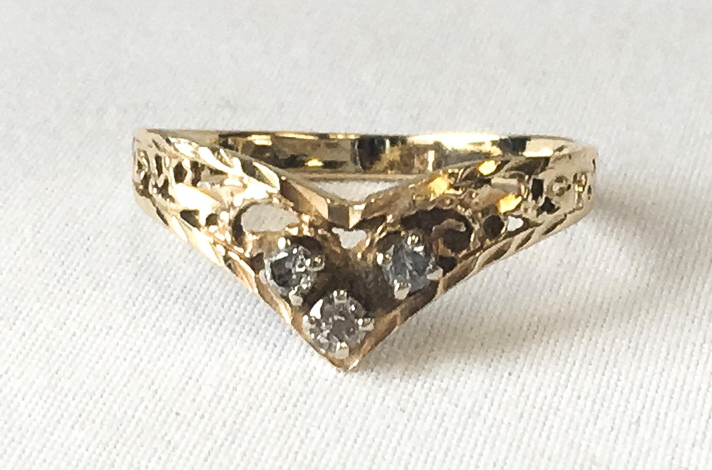 Vintage 14K Yellow Gold Diamond Filligree Chevron Band Ring, Sz. 6, Vintage Elegant Dainty Simple Everyday Stackable Ring
