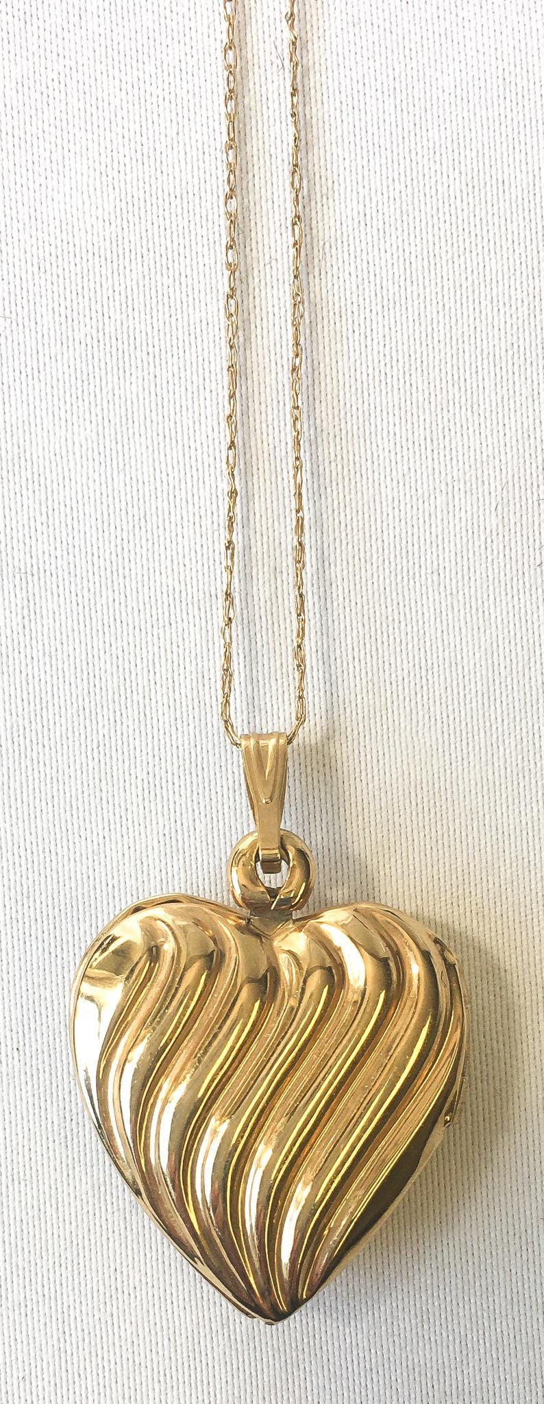 10K Gold Puffed Mother of Pearl Heart Etched Locket on 18" 10K Chain, Vintage Grandma Style Elegant Locket