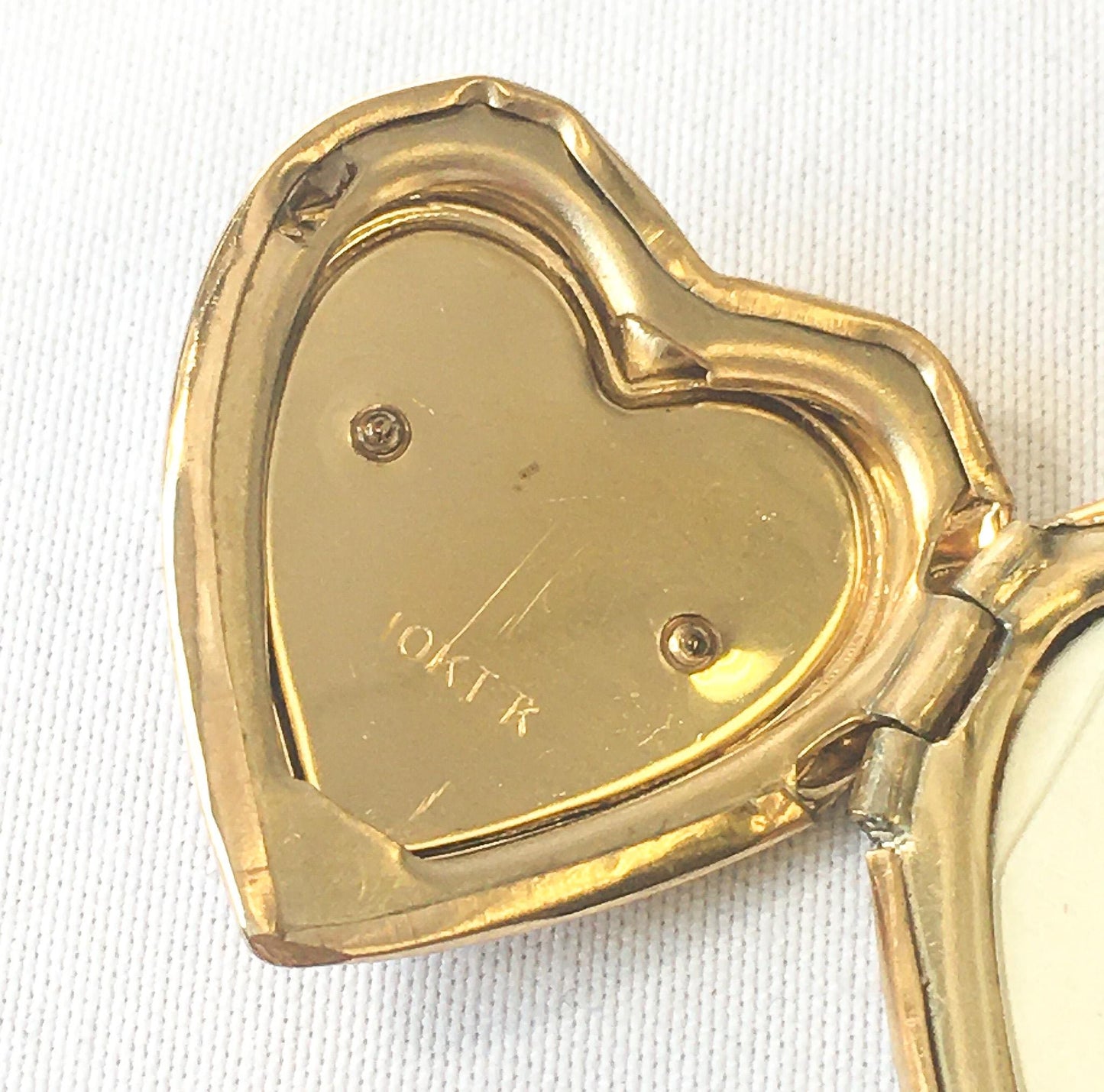 10K Gold Puffed Mother of Pearl Heart Etched Locket on 18" 10K Chain, Vintage Grandma Style Elegant Locket