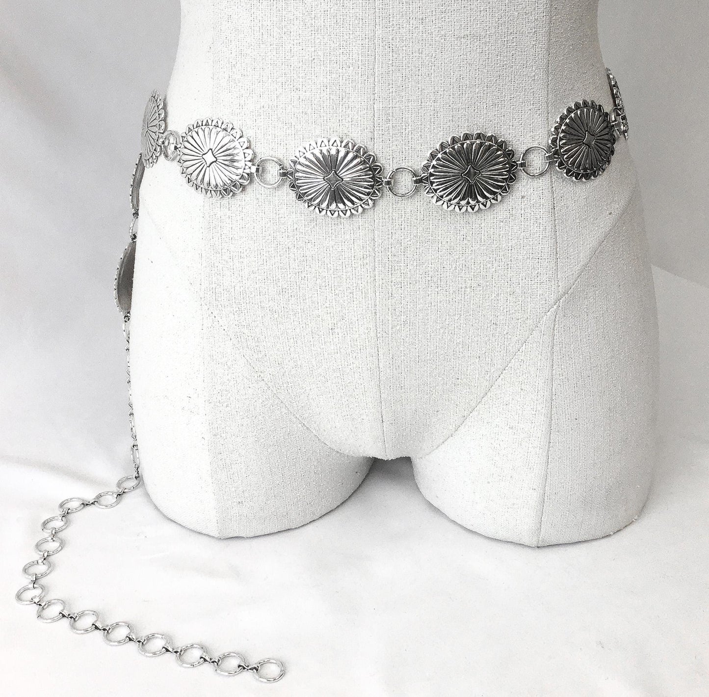 Vintage Silver Toned Oval Concho Chain Link Belt, Fits Any Size Waist, Vintage Boho Western Style Festival Belt