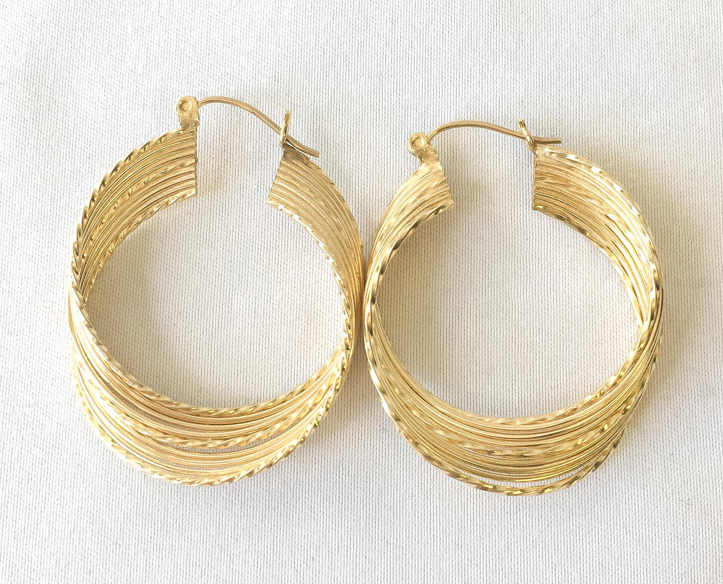10K Yellow Gold Ribbed Textured Twisted Hoop Earrings, 1.5" Elegant Classy Minimalist Hoop Earrings