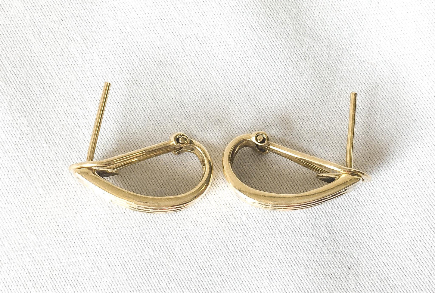 Vintage 10K 417 Omega Back Yellow Gold Diamond Hoop Earrings, Simple Elegant Classy Minimalist Diamond Earrings