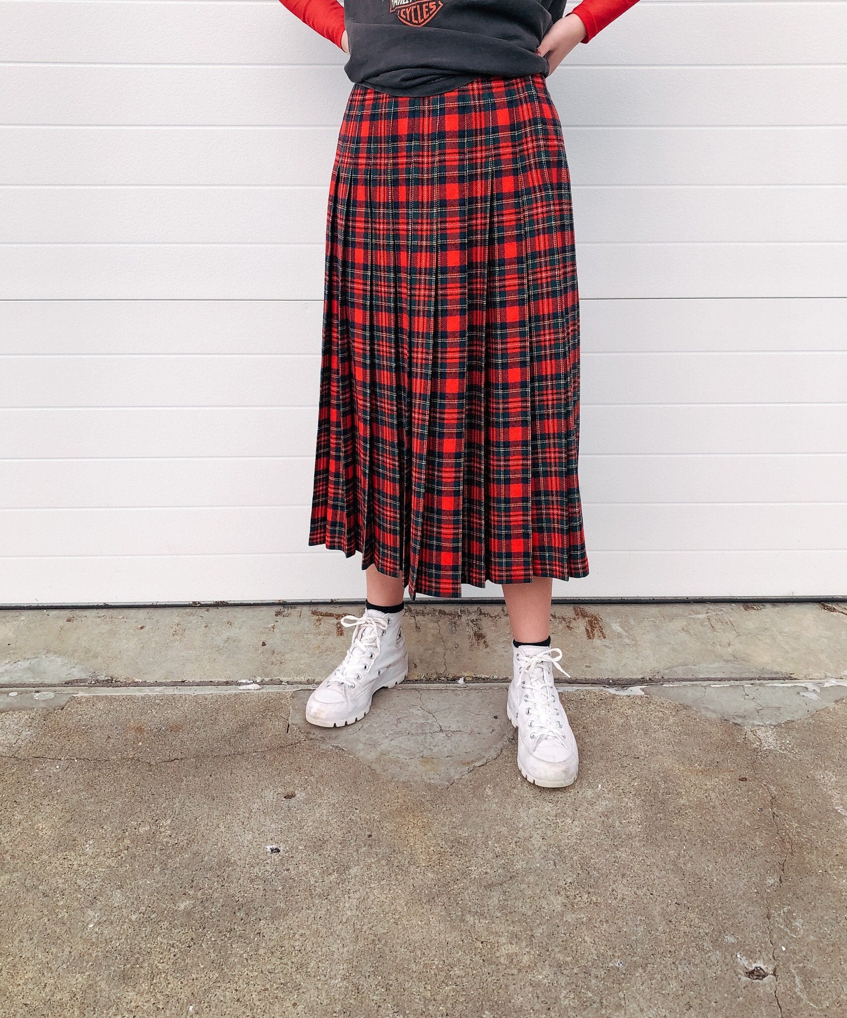 Vintage Plaid Skirt  Midi skirt outfit, Tartan skirt outfit