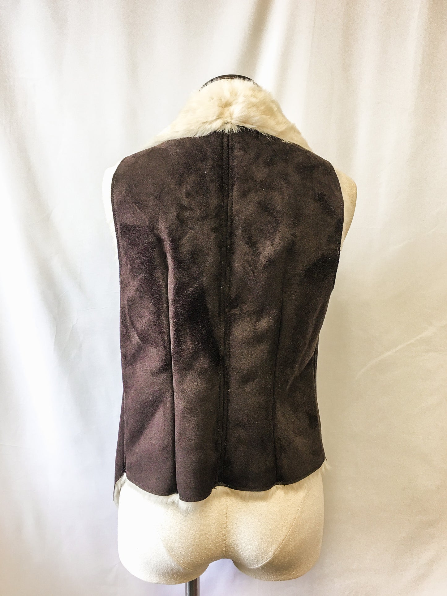 NWT Ariat Brown and Cream Kesha Fur Vest, size Small/Medium