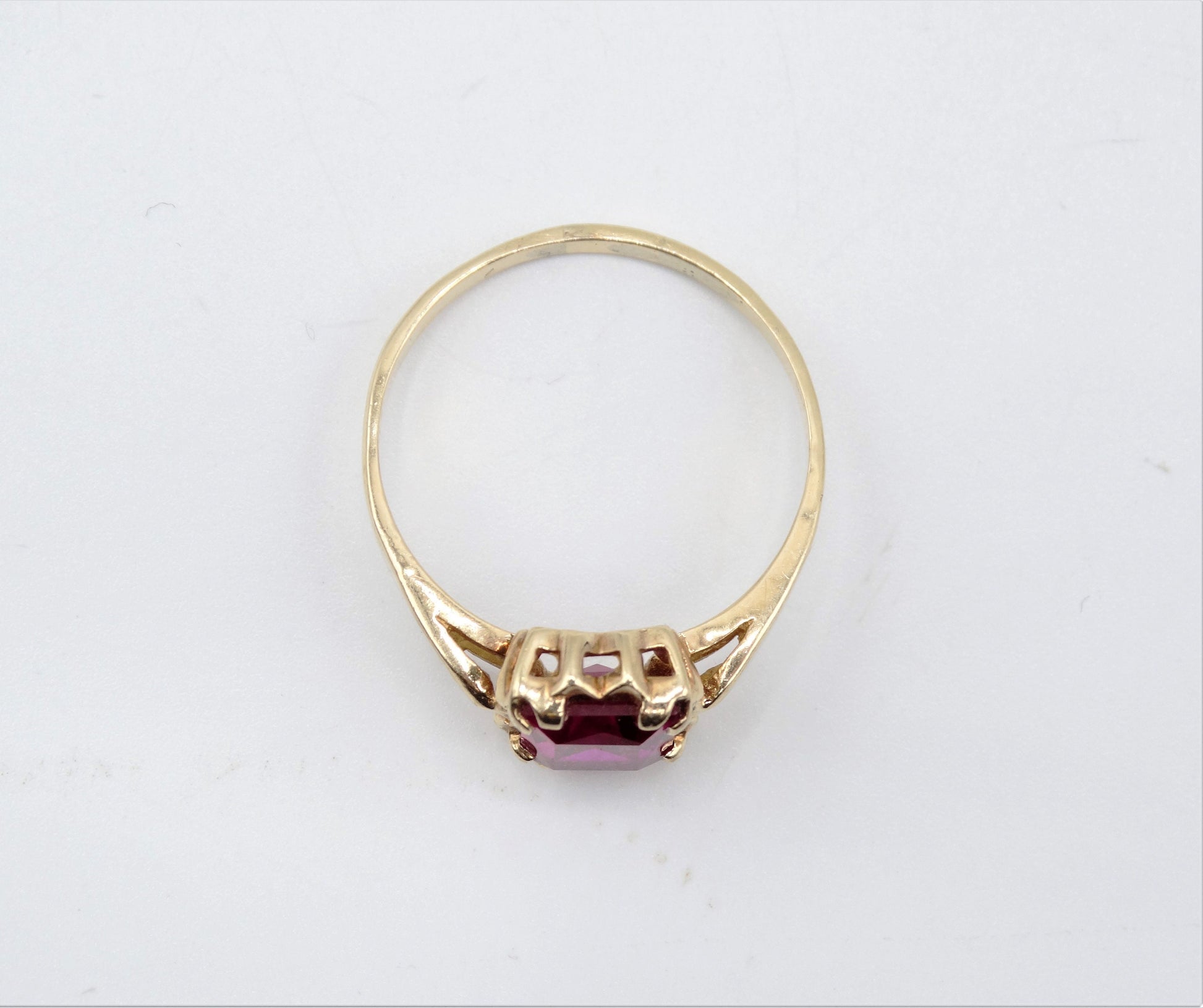 Estate Vintage 10K Gold Synthetic Ruby Ring, Vintage Jewelry, Ring Size 9