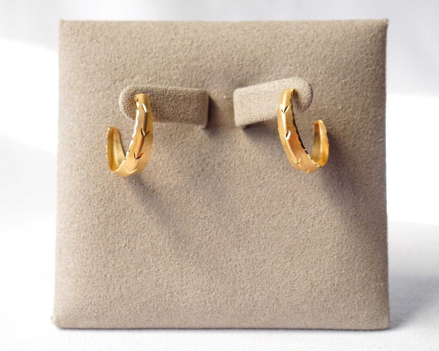Unique Vintage 14K Gold CARLA Dainty Crescent Scalloped Hoops, Estate Everyday Textured Hoops