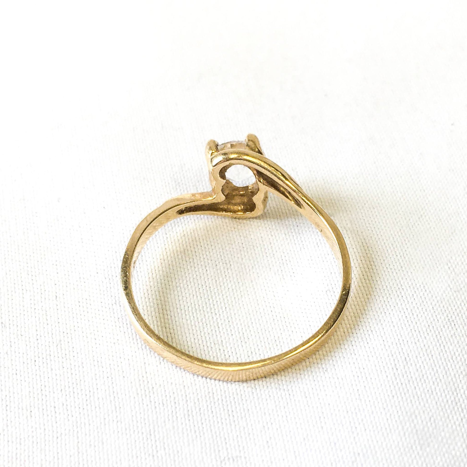 Vintage 10k DC Quartz Solitaire Wedding or Engagement Ring, Beautiful Gold Ring, Size 6.75