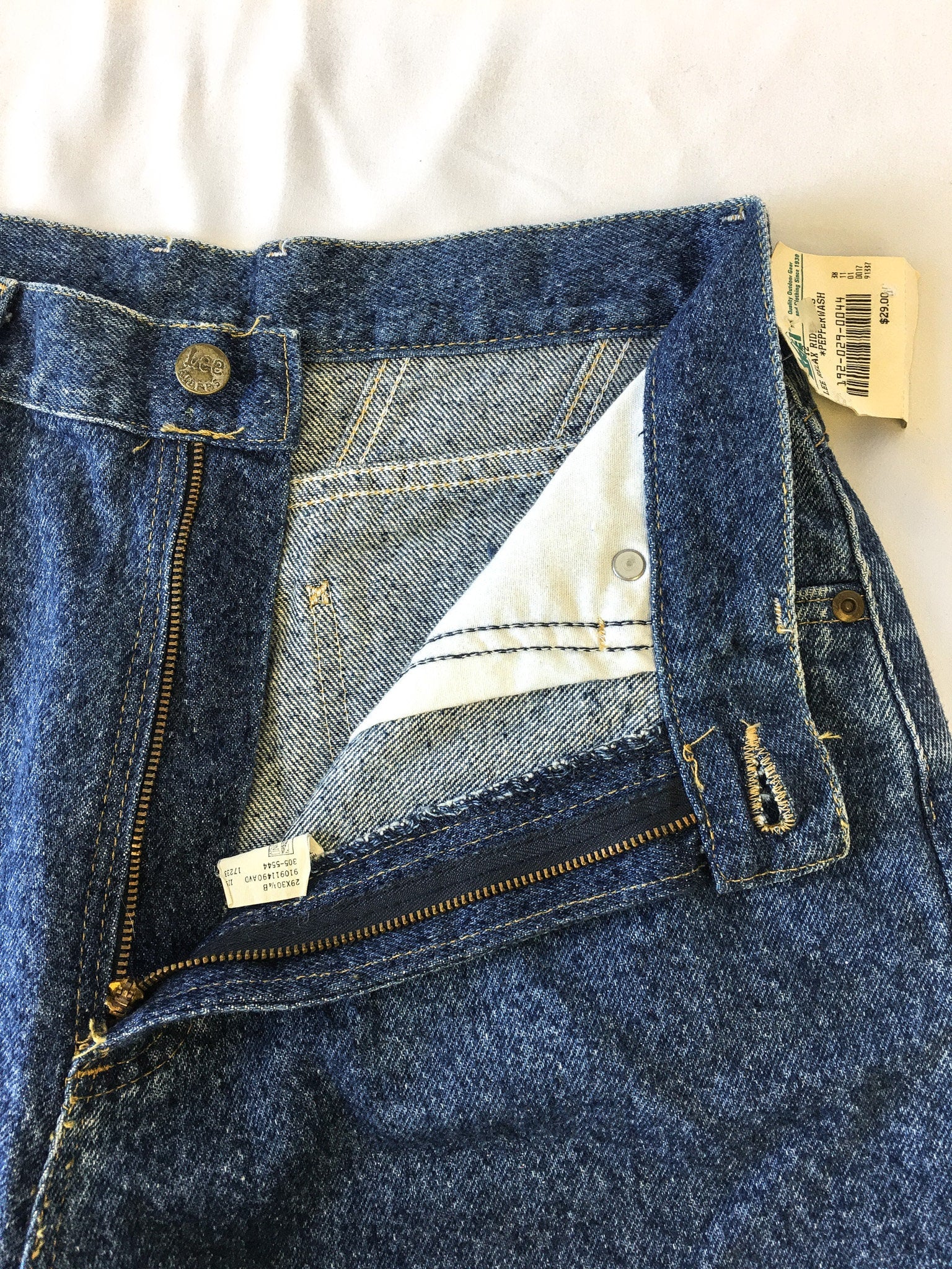 Vintage 80s NWT LEE Medium Wash Relaxed Tapered Ankle Jeans, Vintage Sz. 12, 80s Lee Denim Jeans