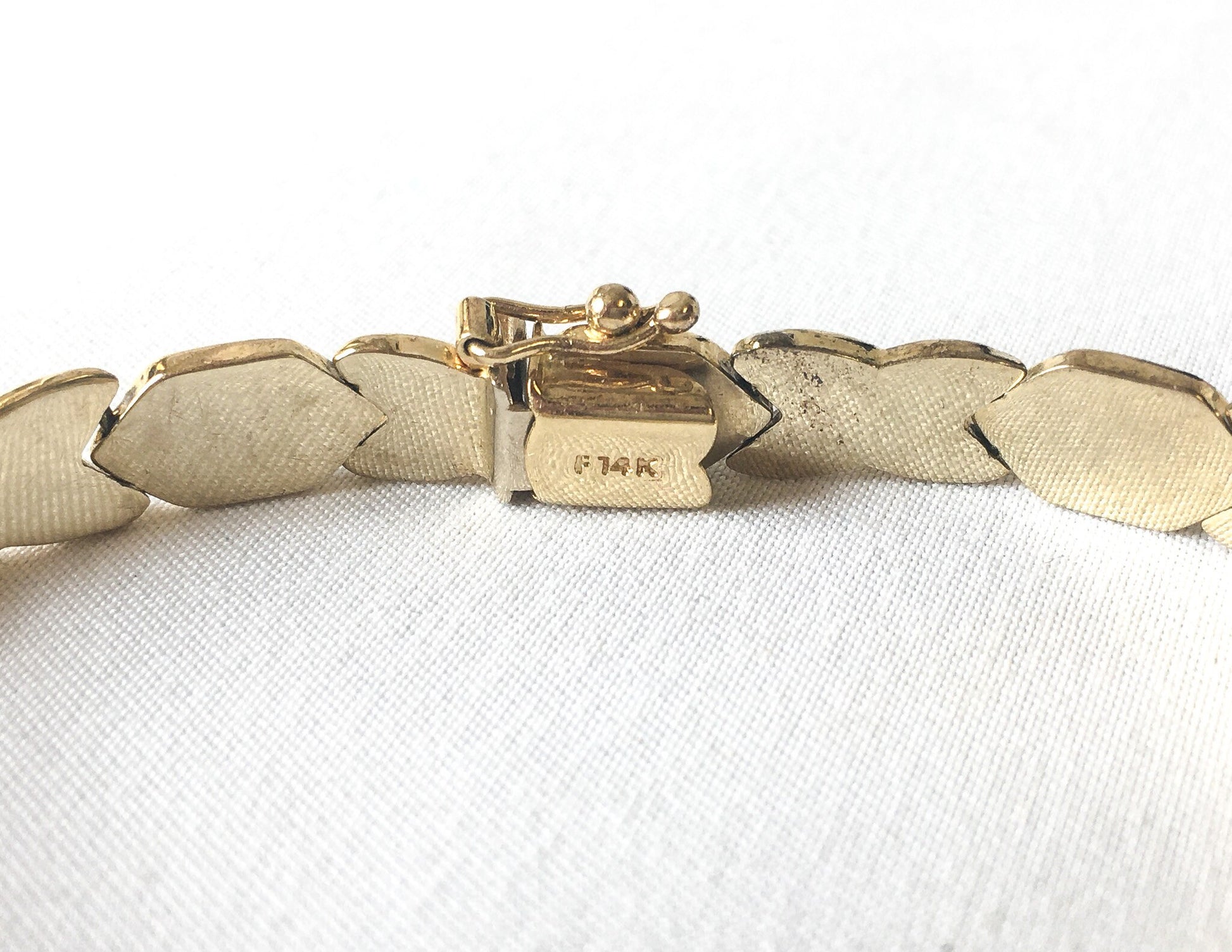 Vintage F14k Italy X and O Matte and Polished Hollow Bracelet, 8.92mm