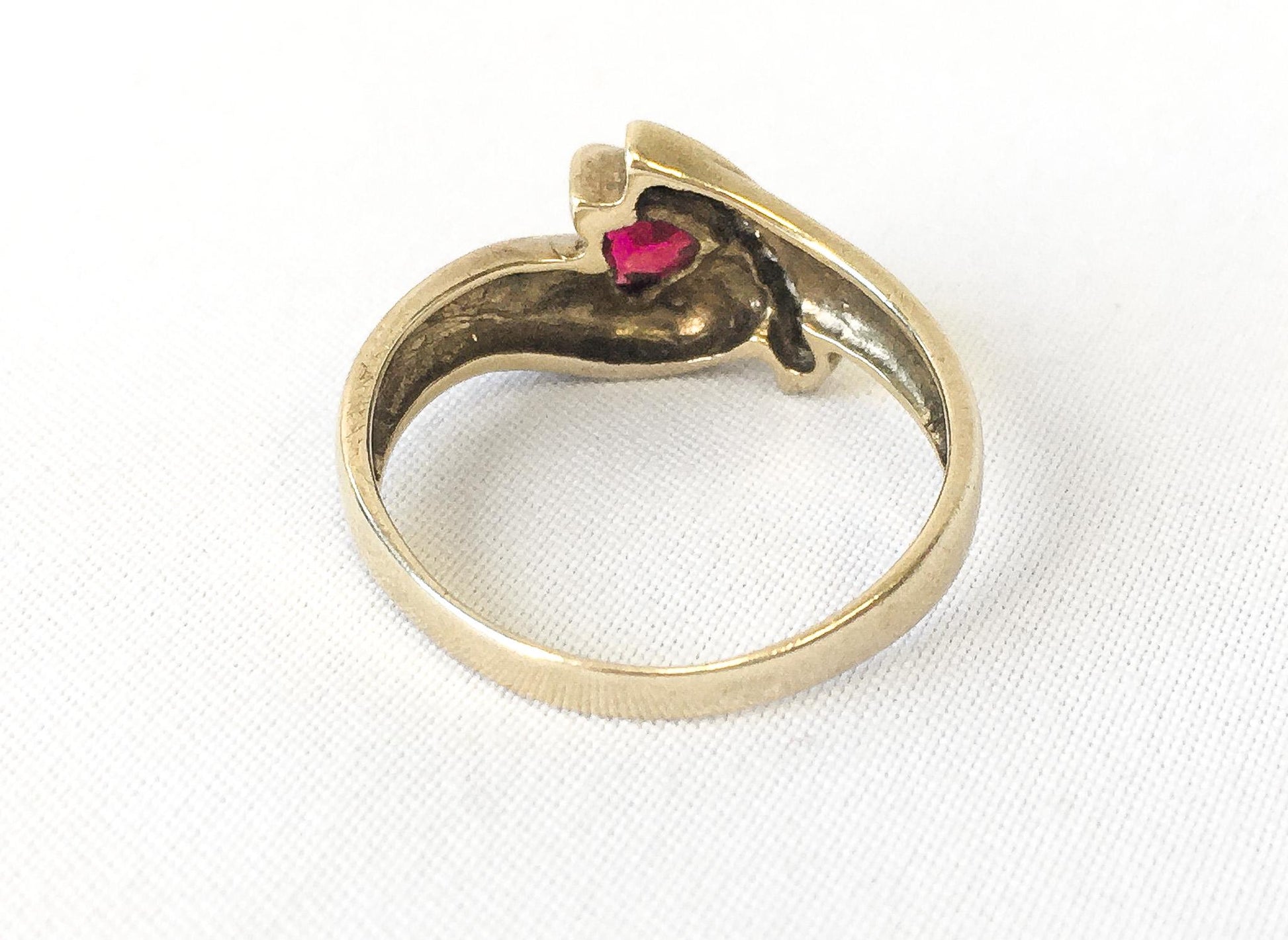Vintage 10K Gold Wrap Band Triangle Diamond and Ruby Ring, Sz. 7.75