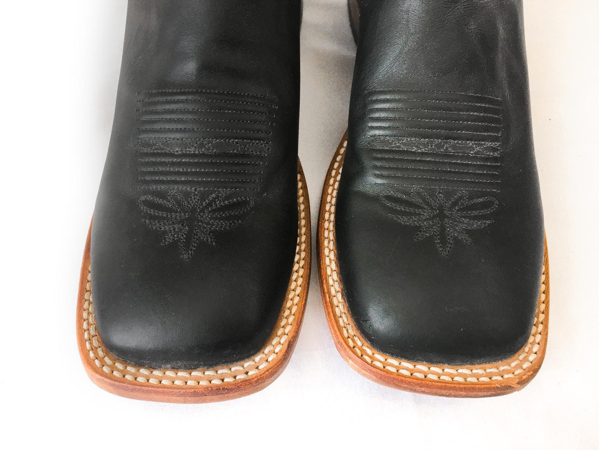 Vintage Tony Lama Lilac/Light Purple Black Leather Cowboy Boots with Pink Embroidery, Women's Sz. 9B, Vintage Rare Unique Western Boots