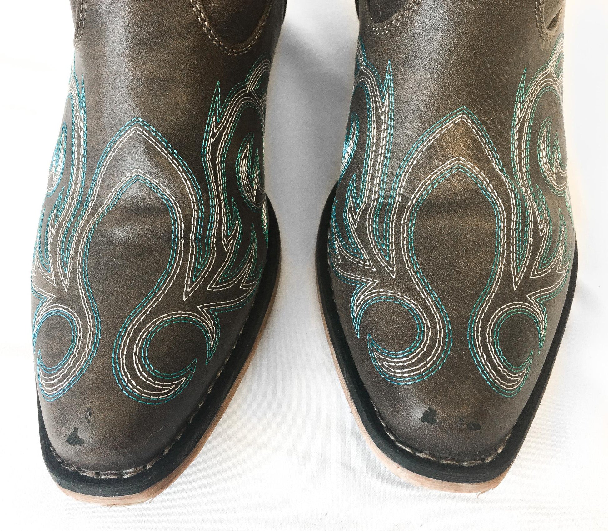 Vintage Inspired Roper Riley Faux Leather Brown Cowboy Boots with Blue Embroidery, Women's Sz. 6, Vintage Western Boots