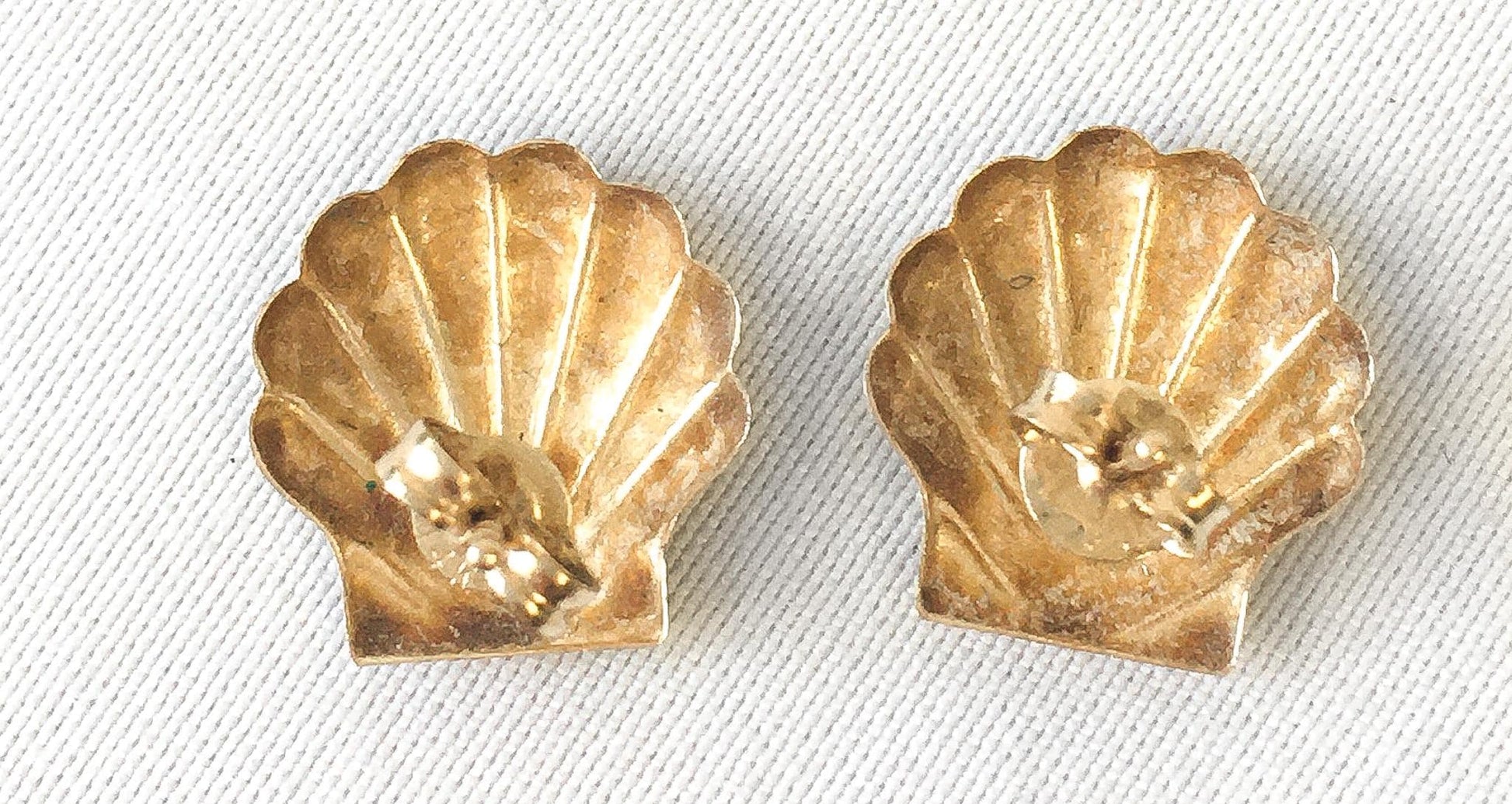 14K JCM Tricolor Seashell Stud Earrings, .3 grams each, Simple Dainty Everyday Beach Coastal Nautical Jewelry