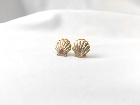 14K JCM Tricolor Seashell Stud Earrings, .3 grams each, Simple Dainty Everyday Beach Coastal Nautical Jewelry