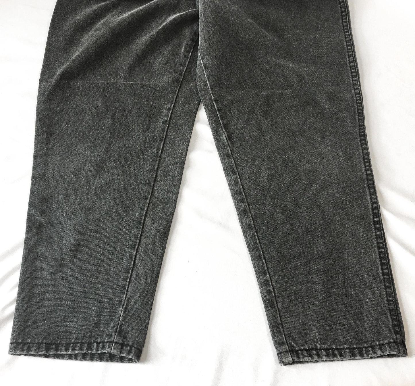 90s Gitano Two-Tone Gray High Rise Straight/Tapered Leg Mom Cropped/Petite Jeans, 30" x 24"